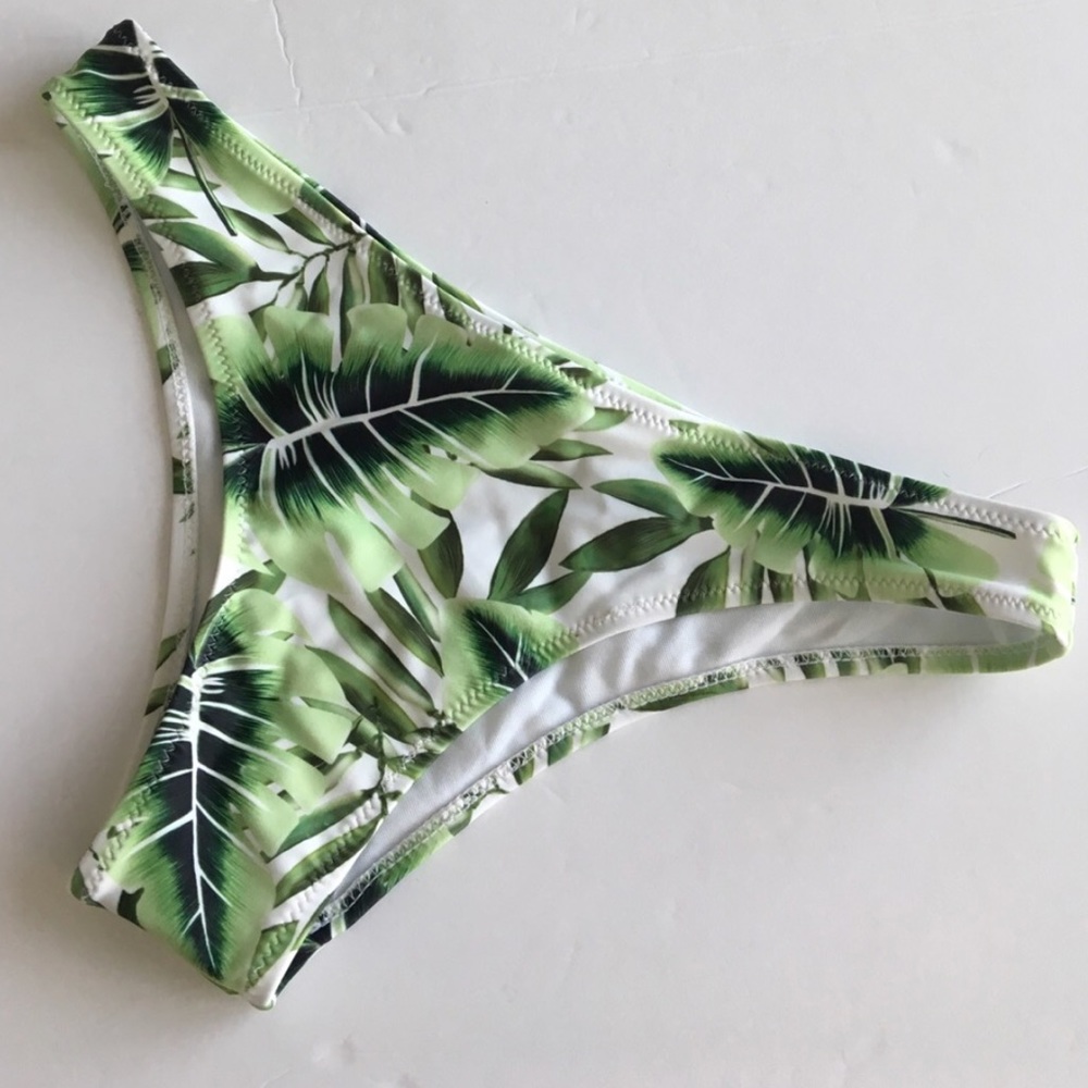 Leafy bikini bottoms!